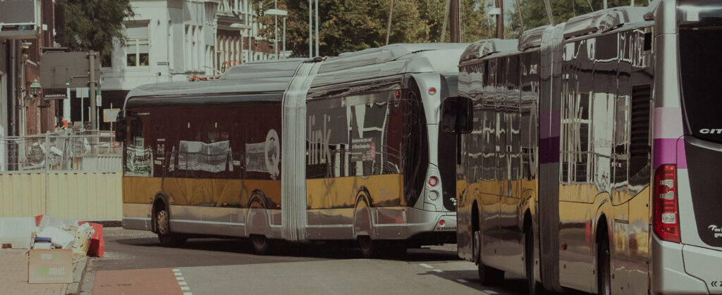 Q-link bussen in de stad